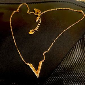 Swarovsky V necklace